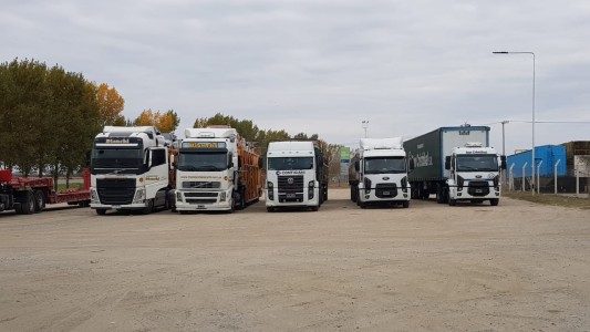 Incidentes en la Ruta 9 por un corte de ruta de camioneros