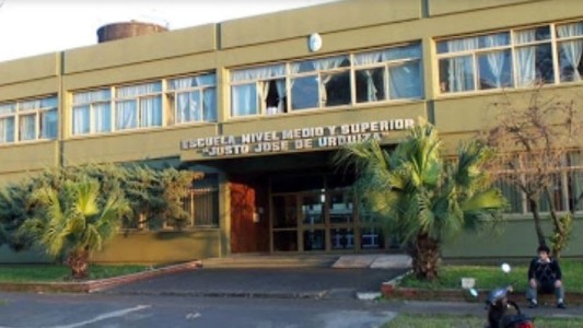 Un alumno roció con alcohol a un compañero y prendió fuego: hay tres alumnos con quemaduras