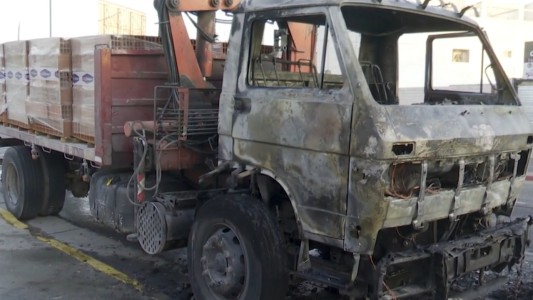 Se incendió un camión en plena avenida Colón