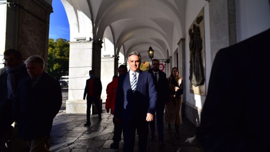 Llaryora descartó cambios en su gabinete tras la polémica por los gastos