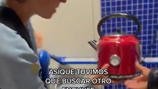 ¡El mate no se mancha!: la "argentineada" de Las Leonas en un aeropuerto