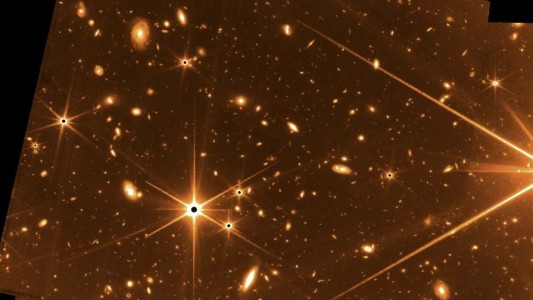 La NASA reveló "una de las fotos más profundas del universo" tomada por el telescopio James Webb