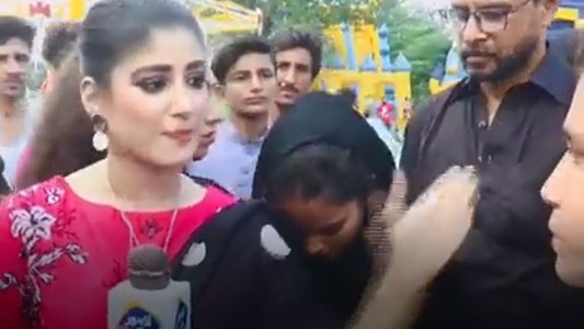 Una periodista abofeteó a un niño en pleno móvil