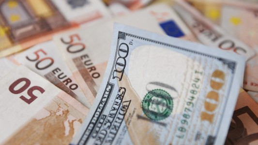 El euro en baja: sigue perdiendo terreno frente al dólar