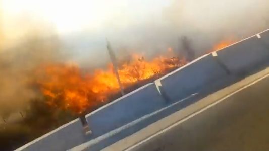 Incendio controlado en el camino del cuadrado