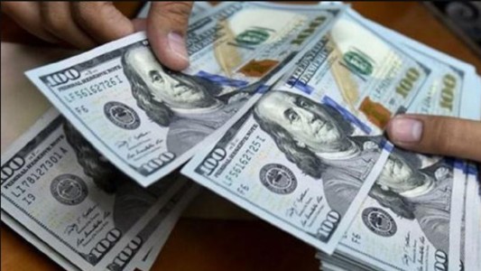 Dólar blue, sin techo: cerró a $317