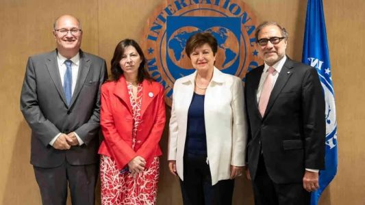 Primera reunión de Batakis en el FMI