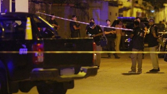 Mafias en Rosario: asesinaron a una madre de 22 años delante de los ojos de su hijo