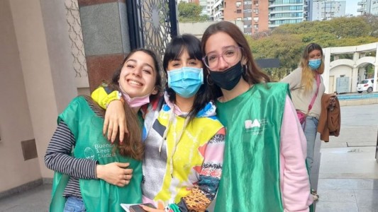 Lali Espósito se fue a vacunar y la atendió una fanática: "Menos mal que no renuncié"