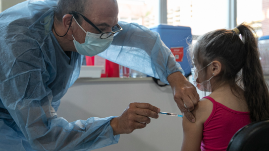 Comienza la vacunación Covid-19 para la población pediátrica desde los 6 meses