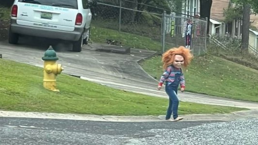 Alabama, atemorizado por un niño disfrazado de Chucky: tiene cinco años y atemoriza a los transeúntes