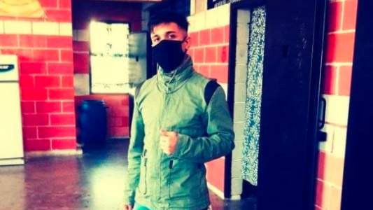 Le puso “me gusta” a las fotos de una chica en Facebook y lo asesinaron delante de sus amigos