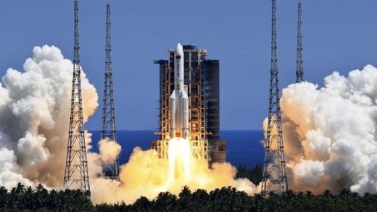 El cohete chino fuera de control cayó sobre el Océano Índico