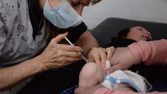 Covid-19: comenzó la vacunación de menores entre 6 meses y 3 años