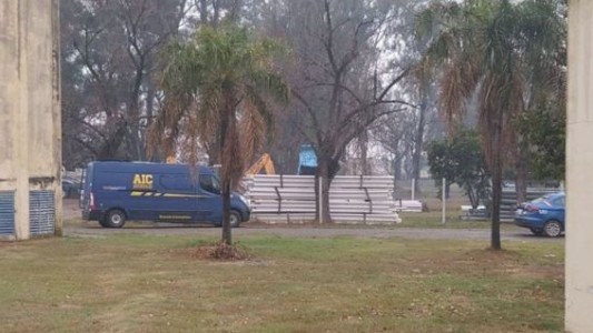 Un operario murió ahogado tras quedar atascado en una cisterna