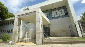 Un paciente psiquiátrico le arrancó un dedo a una mujer policía