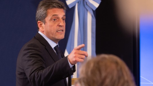 Massa pone en marcha un canje de deuda por vencimientos equivalentes a U$15.000 millones