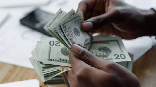 Financiera denunciada por estafas con dólares baratos