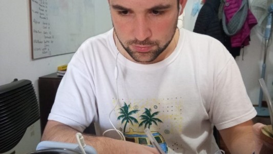 Se ganó una beca para Francia, pero le robaron la valija y documentación