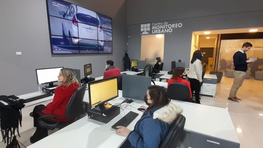 Bajaron las infracciones por uso de celular