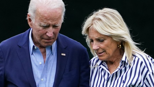 Tras su alta, la esposa de Joe Biden, Jill, da positivo en coronavirus