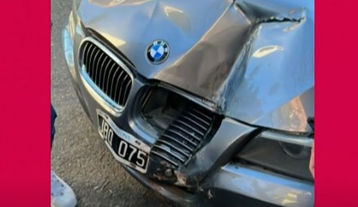 Le chocaron el auto en un lavadero y el arreglo cuesta 2 millones de pesos