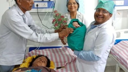 Tiene 70 años y acaba de dar a luz a su primer hijo