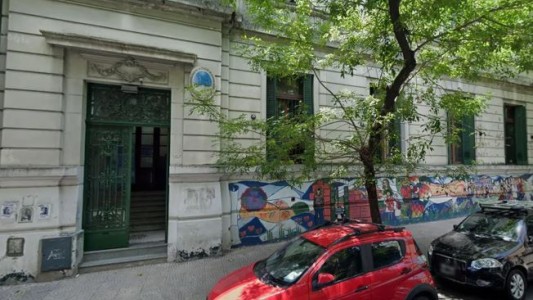 Un nene quedó solo a la salida de la escuela, se perdió y fue encontrado por la policía