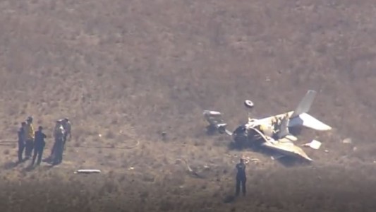 Chocaron dos avionetas al intentar aterrizar en California: reportan varios muertos