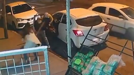 Dramático robo: se resistió a escobazos para que los delincuentes no se lleven a su hija