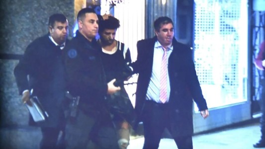 Allanaron la casa del hombre que intentó dispararle a Cristina Kirchner