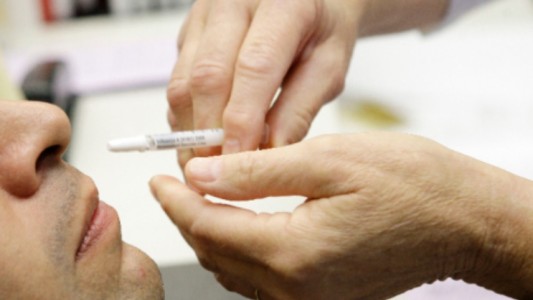 Aprueban la primera vacuna inhalable contra el covid-19 en China