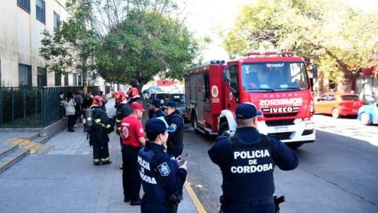 Tres alumnos resultaron quemados en un experimento de Química, una en terapia intensiva