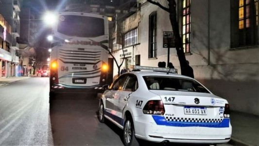 Cuatro choferes de un viaje estudiantil dieron positivo de cocaína y suspendieron la excursión