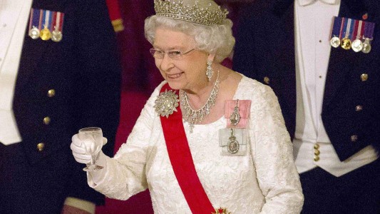 Video: números y curiosidades de los 70 años de Isabel II como reina