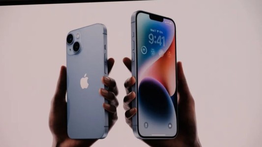 La hija de Steve Jobs se burla del iPhone 14