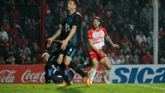 Instituto goleó a Gimnasia de Jujuy y sigue como escolta de la Primera Nacional