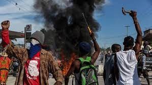 La Policía haitiana suspendió los permisos para portar armas