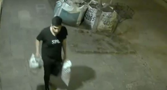 Video: Así sacaba las bolsas de basura el presunto femicida de Campana