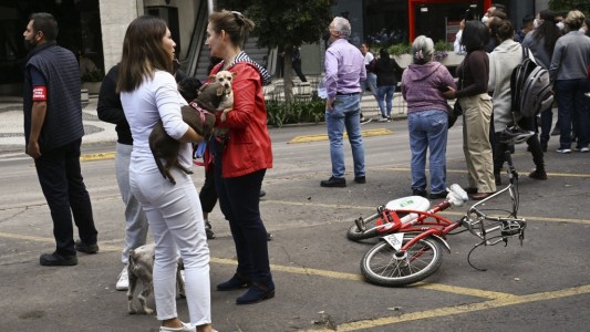 Fuerte terremoto de 7,4° sacudió a México: al menos un muerto