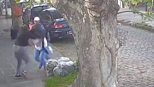 Culatazos en la cabeza y disparos para robarle el auto - #REC