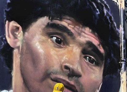 Italia: un argentino inmortalizó a Diego Maradona en un mural en Pompeya
