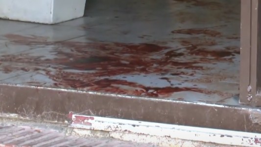 Balearon a un joven frente a un restaurante de comida peruana