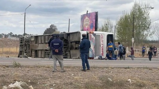 Imputaron al chofer del micro con hinchas de Boca que volcó en Mendoza