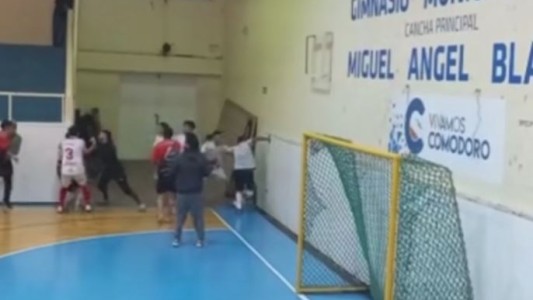Comodoro Rivadavia: tiros, botellazos y trompadas durante un partido de futsal