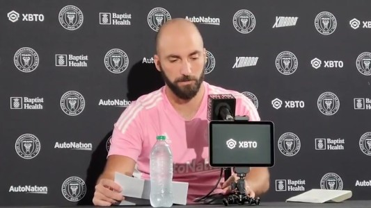 "Llegó el día de decirle adiós al fútbol", anunció el "Pipita" Higuaín