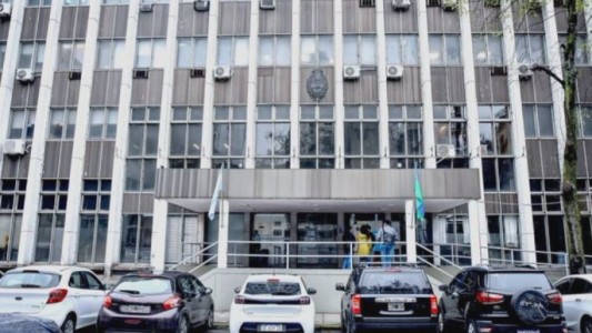 Detienen a cuatro policías por apresar ilegalmente y torturar a dos adolescentes