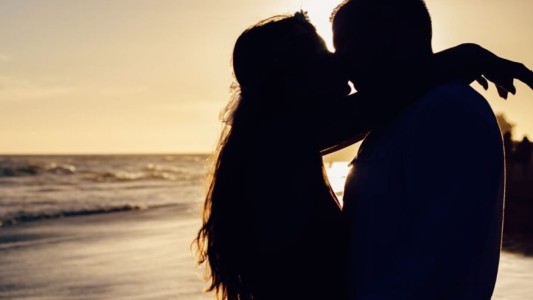 Mujer confesó que, para poder estar con su amante, le regaló a su marido entradas para el Mundial