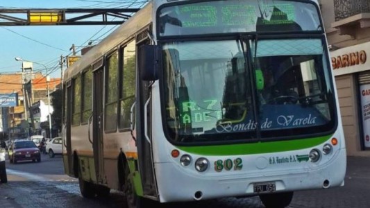 Arrestaron a la novia del asesino de un pasajero que viajaba en colectivo