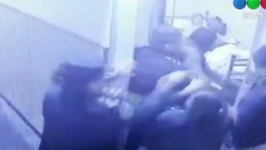 Murió tras ser agredido en el hospital: difundieron el video y el resultado de la autopsia